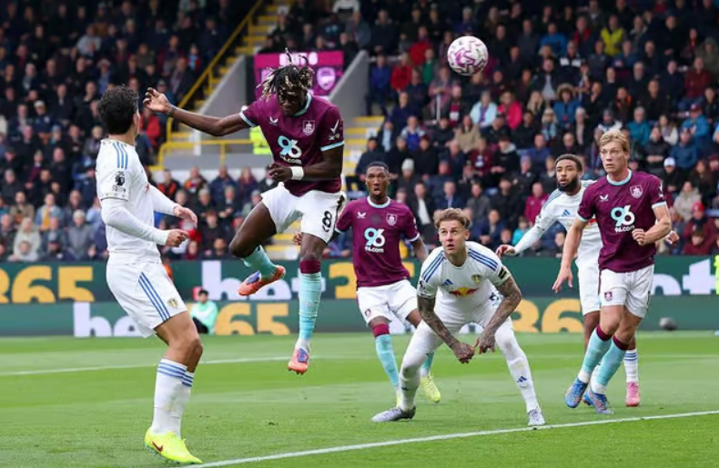 Burnley vs Leeds United (21:00 &#8211; 18/10) | Xem lại trận đấu